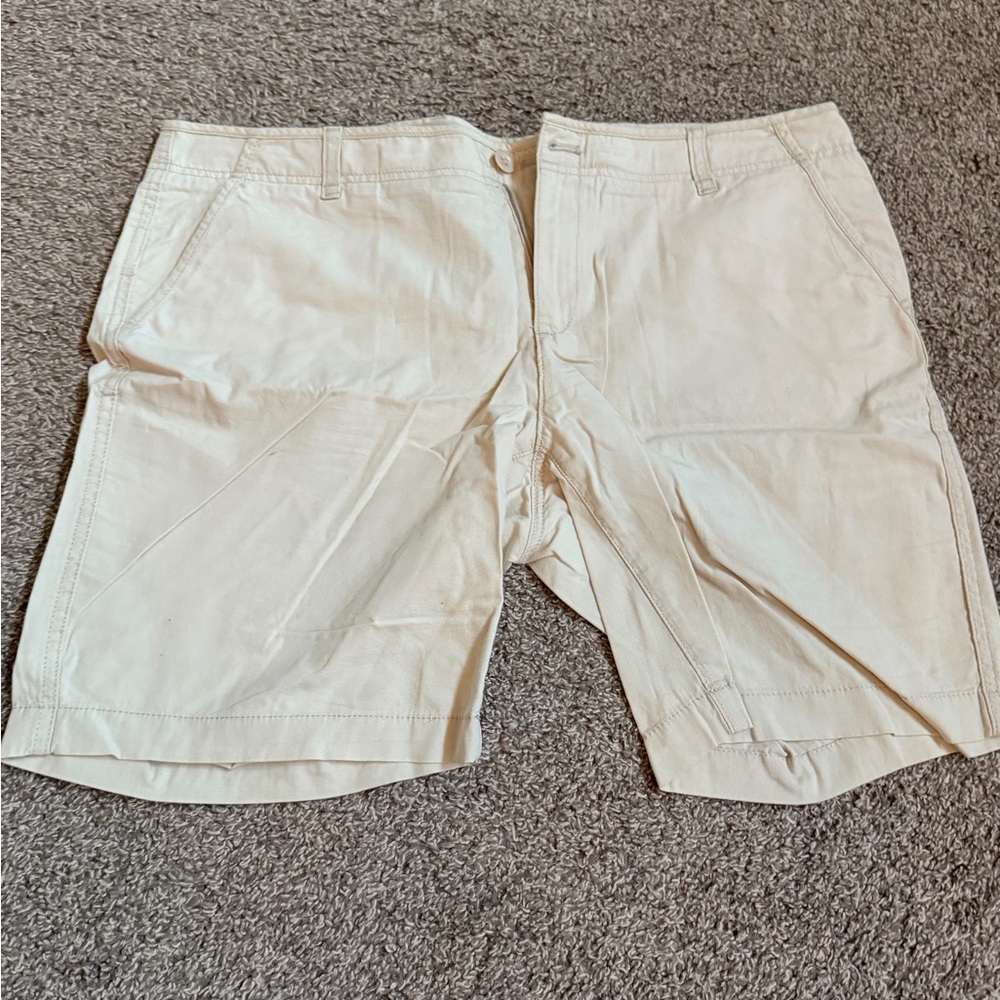 Eddie Bauer Ladies Tan Flat Front Shorts Sz 14